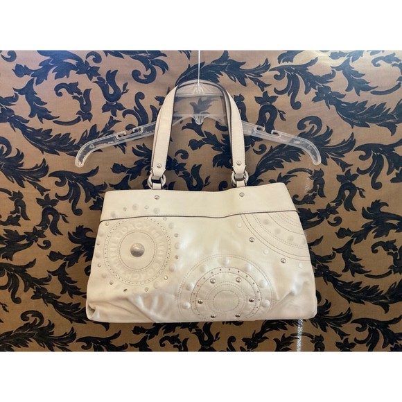 Coach Handbags - COACH Leather handbag/shoulder M1020-F16273 Ivory/green interior , metal feet